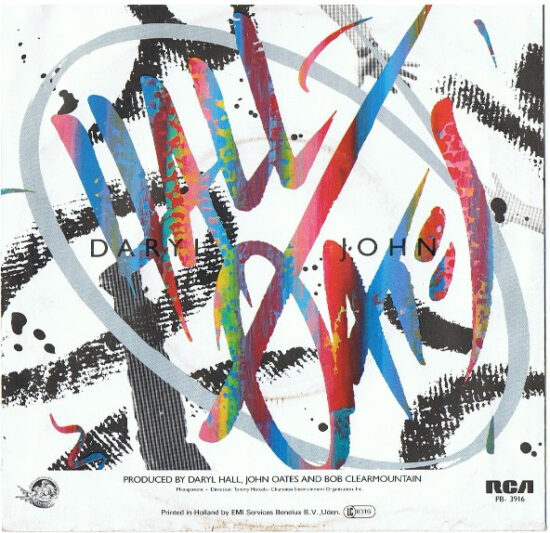 Daryl Hall & John Oates - Out Of Touch